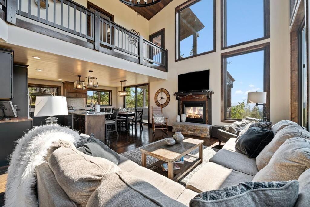 Altitude Adjustment- Panoramic Views, Sleeps 12 Villa Lead Exterior photo