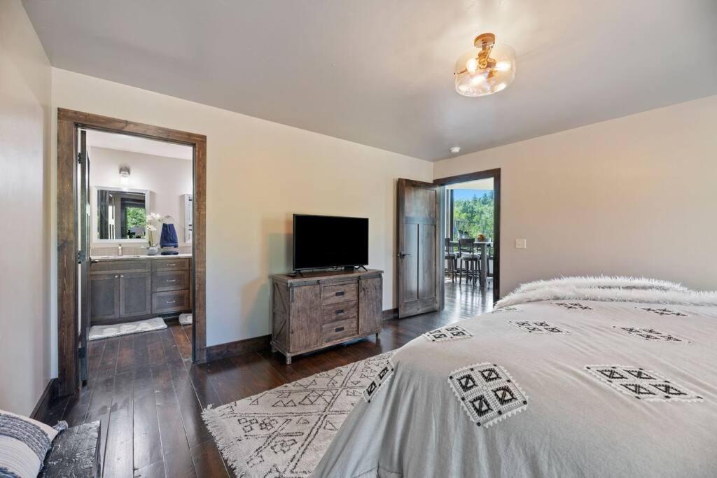 Altitude Adjustment- Panoramic Views, Sleeps 12 Villa Lead Exterior photo